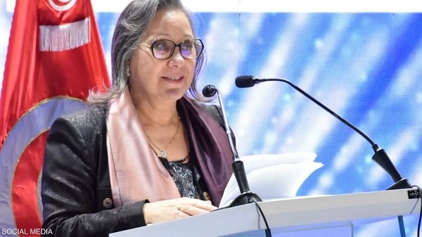وزيرة الصناعة والطاقة نائلة نويرة القنجي.