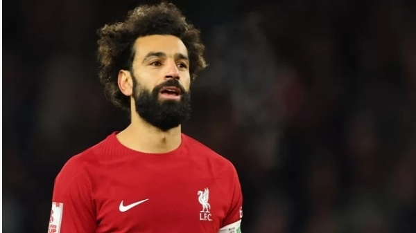 نجم ليفربول الفرعون المصرى يتصدر عناوين الصحف الإنجليزية.. " محمد صلاح ليس للبيع "